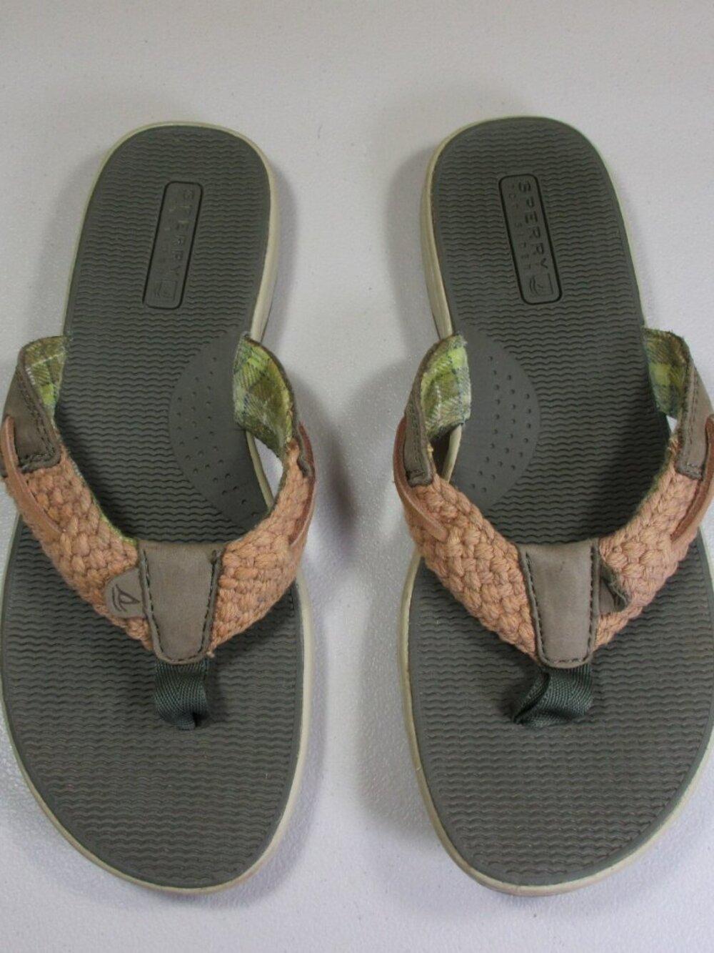 Sperry womens gray an beige ParrotFish woven leather thong sandals 8 M